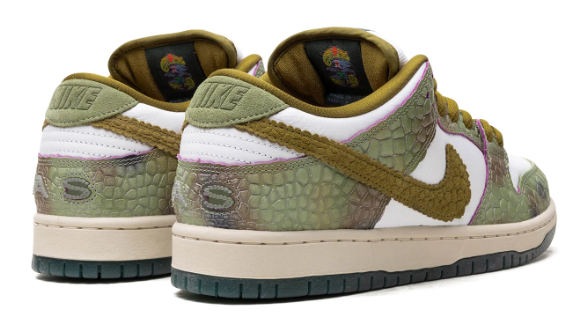Nike SB Dunk Low Alexis Sablone 'Chameleon' – Oil Green/Desert Moss/White (HJ3386-300)