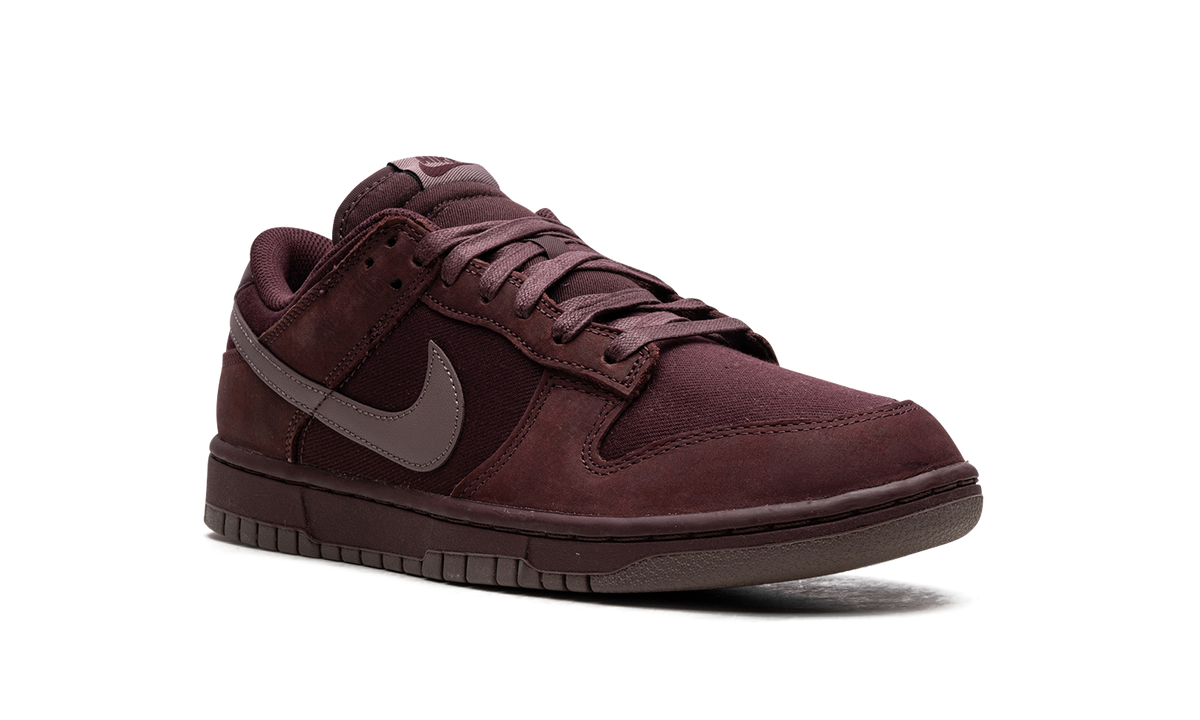 Dunk Low "Burgundy Crush" FB8895 600